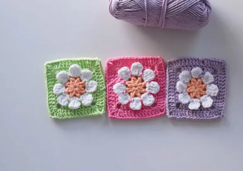3D Daisy Flower Granny Square Crochet Pattern for Beginners