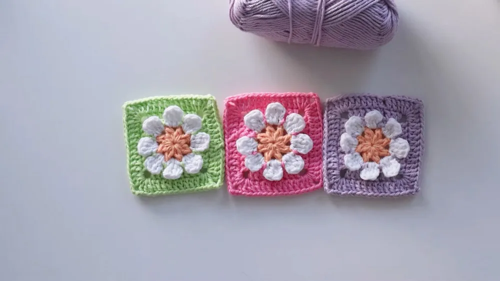 3D Daisy Flower Granny Square Crochet Pattern for Beginners