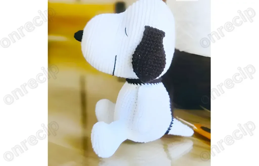 Amigurumi Snoopy Dog Crochet Pattern (Free)