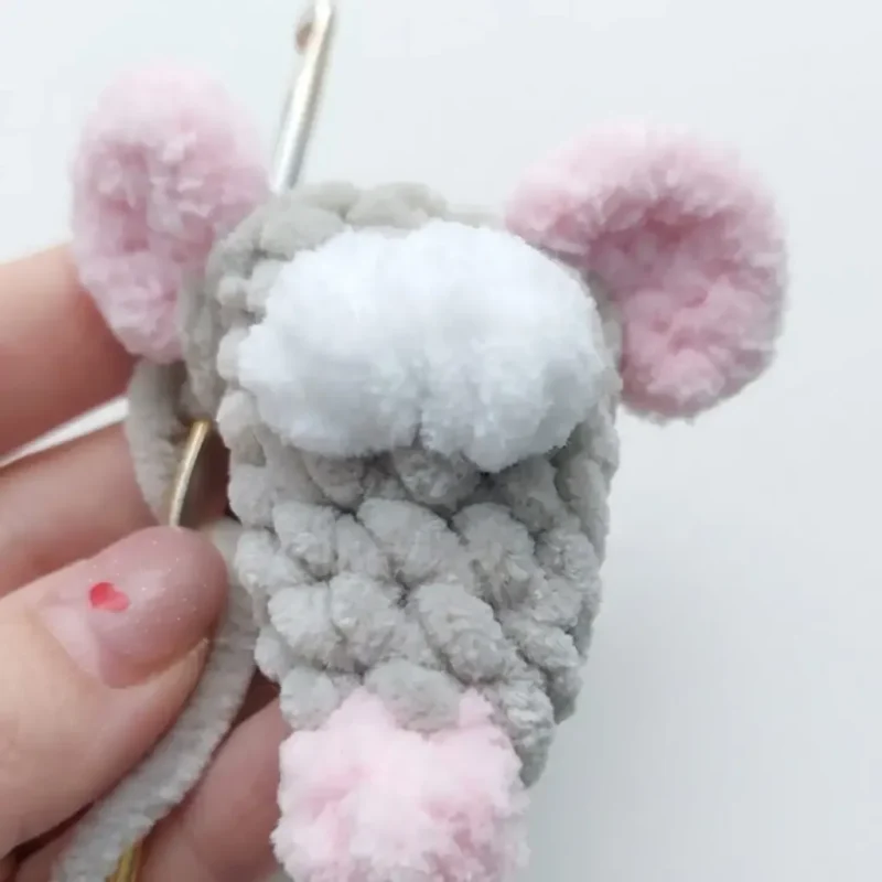 Baby rat amigurumi pattern with a bendable long neck — photo 3