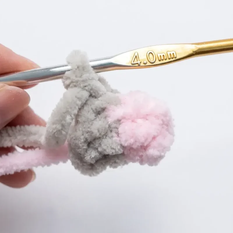 Baby rat amigurumi pattern with a bendable long neck — photo 4