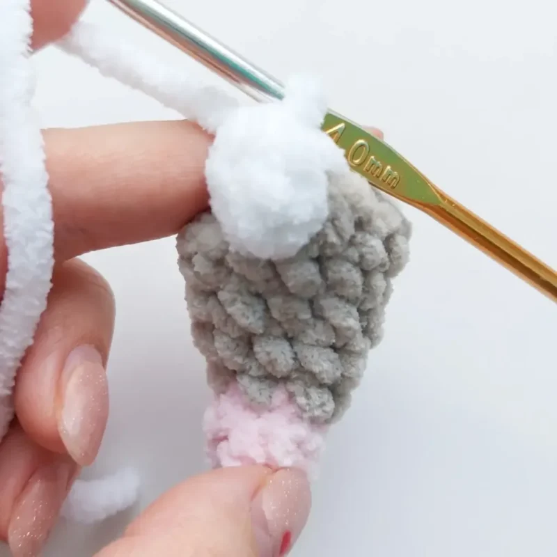Baby rat amigurumi pattern with a bendable long neck — photo 5