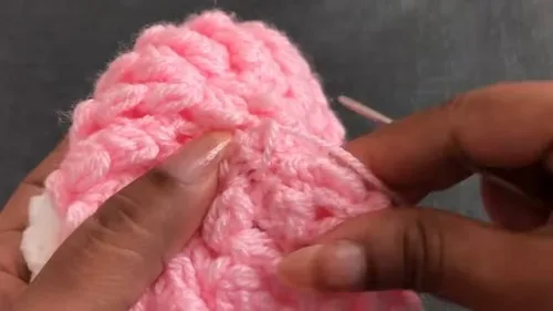 Crochet baby hat with ribbon band and pom-pom — photo 2