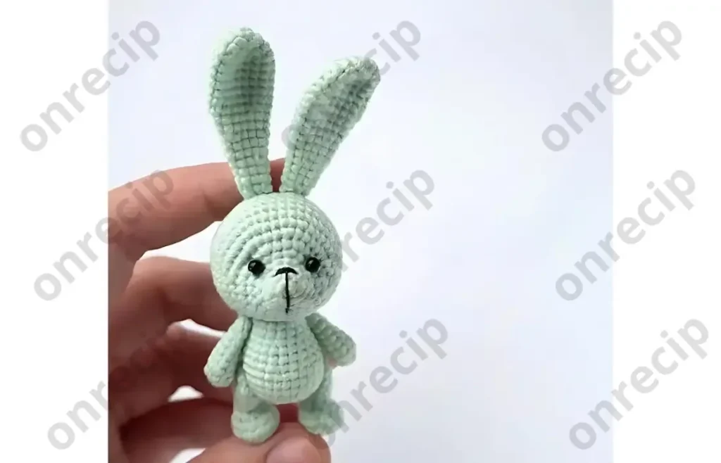 Crochet Bunny Amigurumi Pattern: Sweet Little Softie