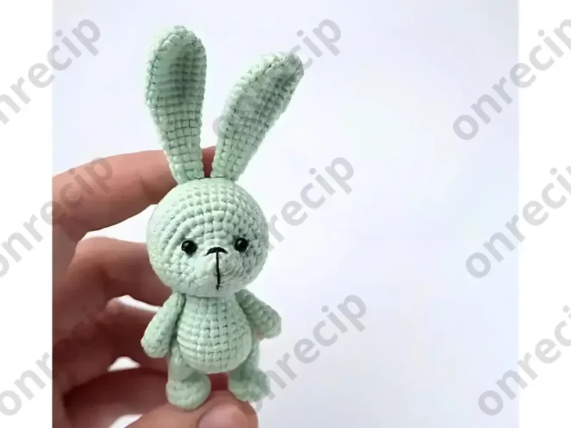 Crochet Bunny Amigurumi Pattern: Sweet Little Softie