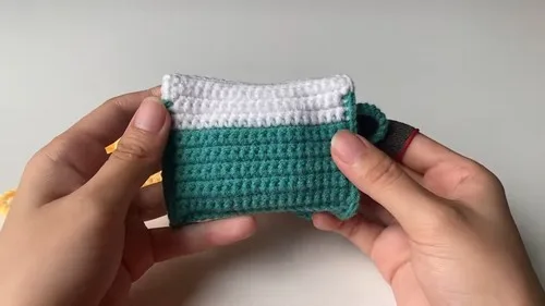 Crochet camera pouch pattern for beginners — photo 2