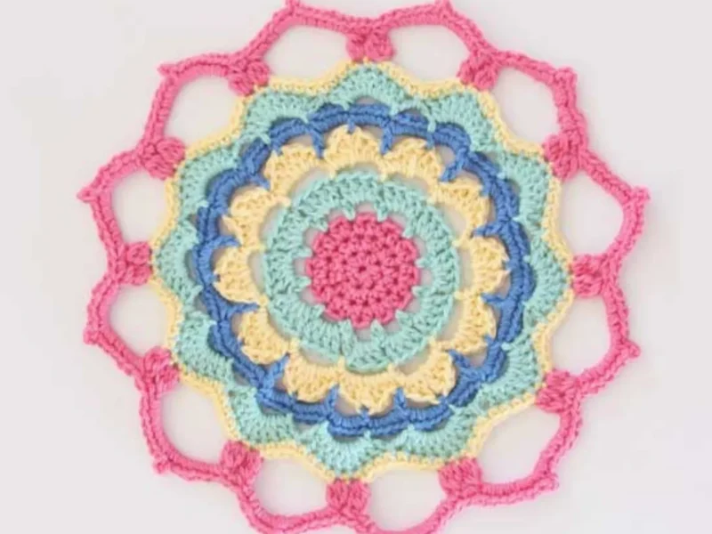 Crochet flower mandala with a simple color change