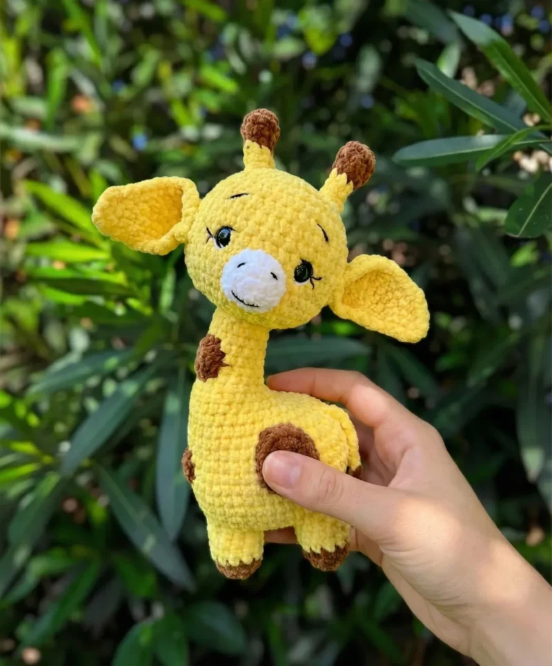 A gentle giraffe to crochet over a few quiet evenings — photo 4