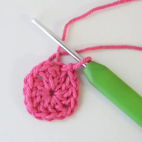 Crochet Granny Heart Square Pattern - Two-Color Tutorial — photo 7