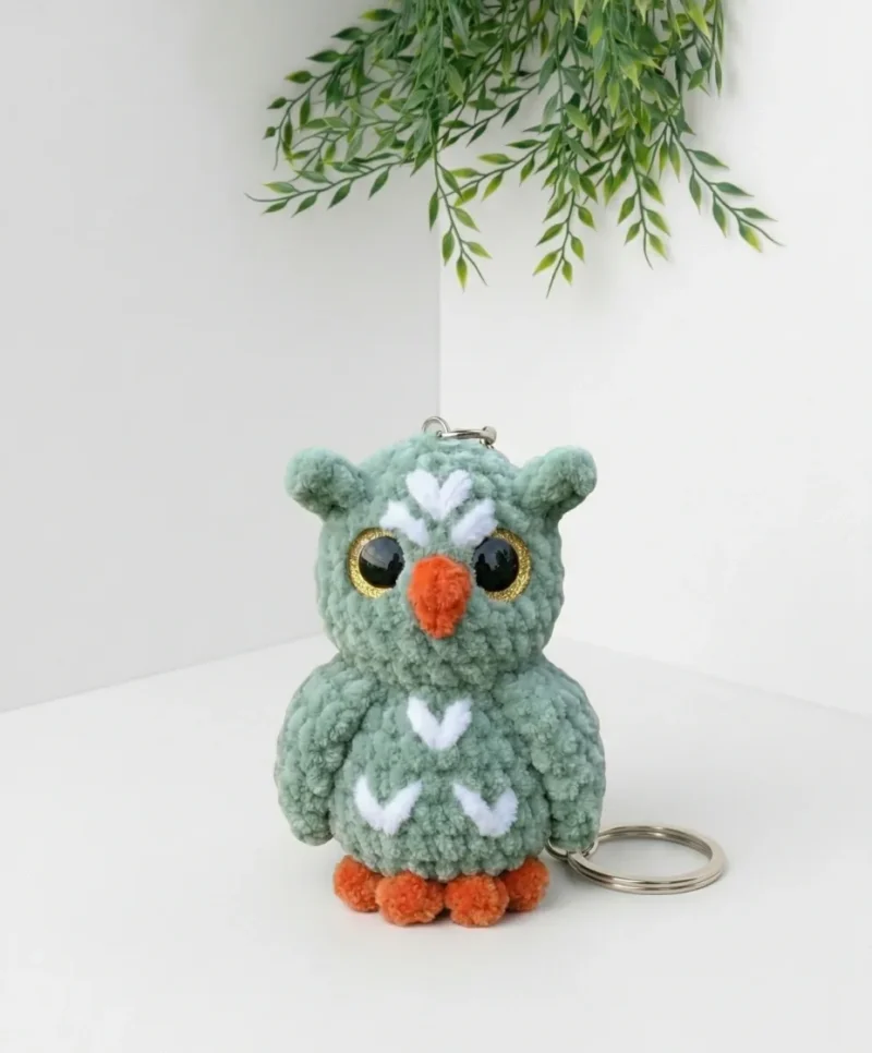 Small crochet owl keychain pattern for quiet evenings — photo 3