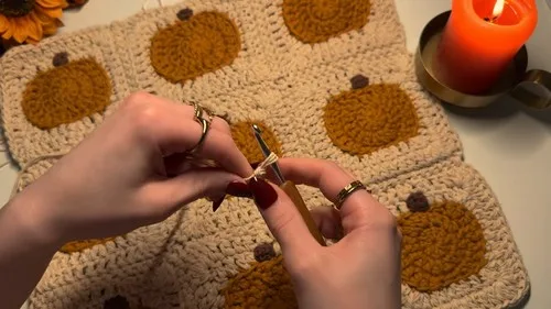Crochet Pumpkin Pillow Cover with Granny Squares — photo 2