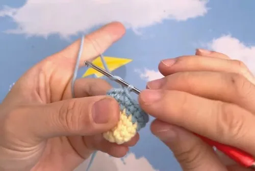 Little crochet airplane amigurumi with wings and propellers — photo 3