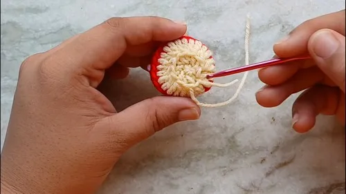 Little mushroom amigurumi keychain pattern — photo 4