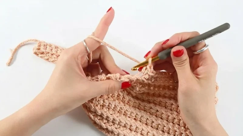 Pleated tote bag crochet pattern with backstitch shaping — photo 6