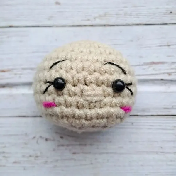 Small crochet butterfly amigurumi with wings and body