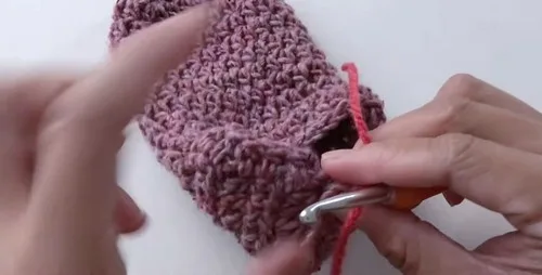 Simple toe up crochet socks for cozy evenings — photo 3