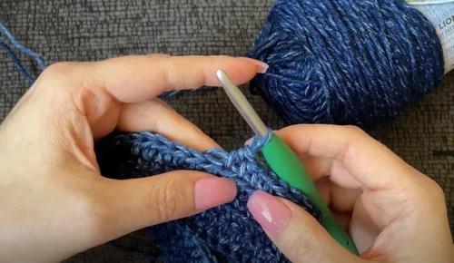 Two-Tone Denim Poncho Pattern For Cool Weather — photo 5