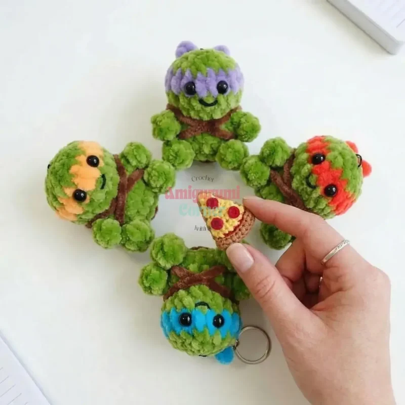 Little green turtle amigurumi crochet pattern — photo 2