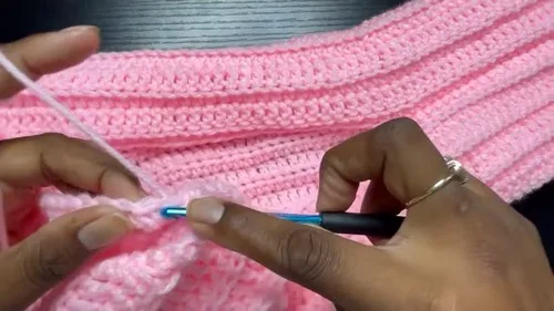 Easy crochet arm warmers you can finish in an afternoon