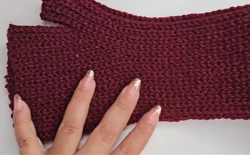 Men's slip stitch gloves with a simple thumb hole — photo 2