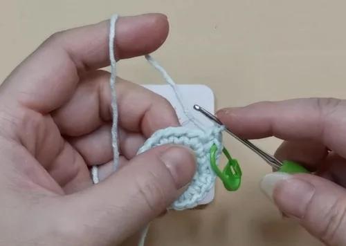 Little mouse ears keyring amigurumi pattern — photo 5