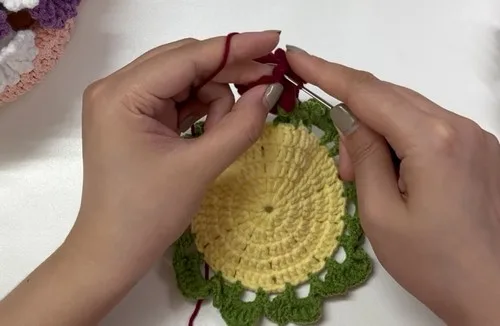 A small crochet flower coaster for a quiet evening — photo 5